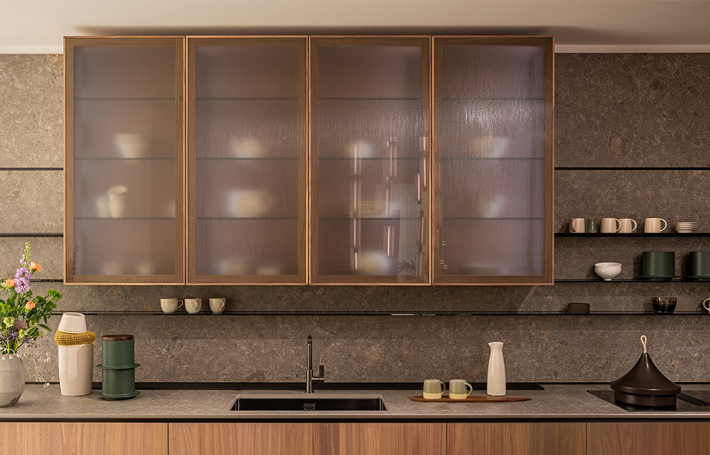 01.jpg Изысканная эстетика: витрина Valcucine с уникальными дверцами Faber. Фото 01