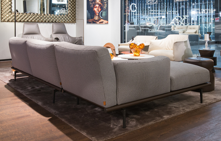 Poltrona Frau Happy Jack 282 см | SC 59 Noce Di Pecan | Re-Stijl Pier 1. Фото 03