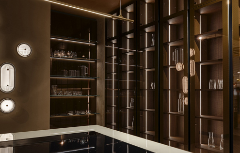 Прозрачная элегантность: витрина от Valcucine с дверцами Velata