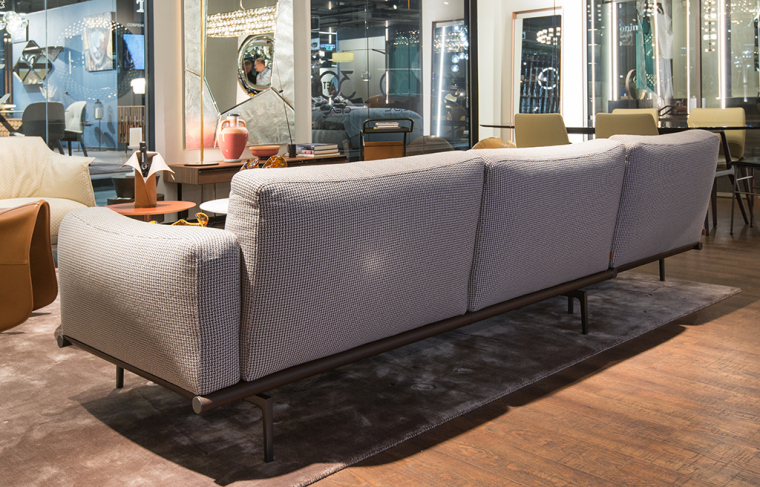 Poltrona Frau Happy Jack 282 см | SC 59 Noce Di Pecan | Re-Stijl Pier 1. Фото 04