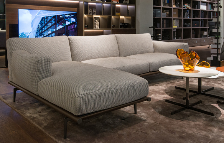 Poltrona Frau Happy Jack 282 см | SC 59 Noce Di Pecan | Re-Stijl Pier 1. Фото 02