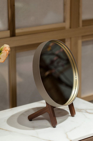 Poltrona Frau Ren Table mirror. Фото 02